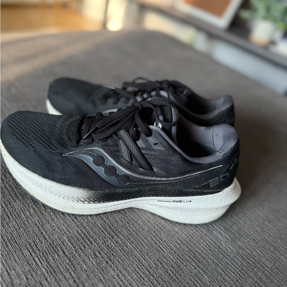 Saucony Triumph 20 size 9.5
